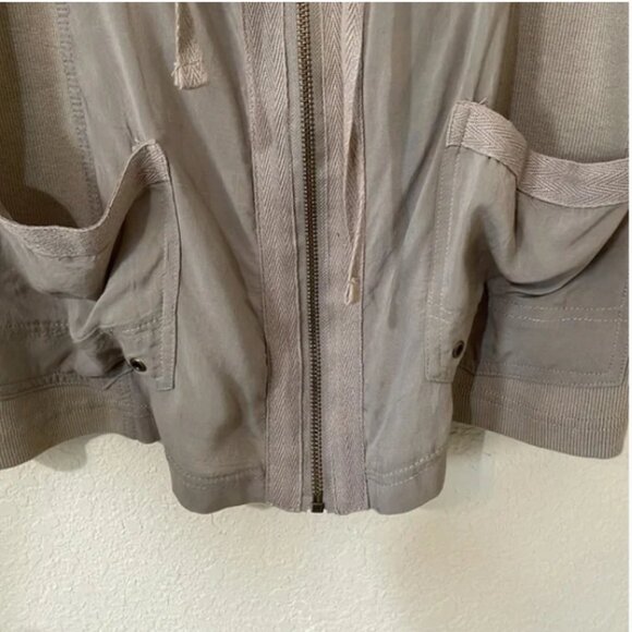 XCVI Boho Lagenlook Cowl Neck Zipper Ruched Sleeves Light Jacket Size Large - Picture 5 of 12